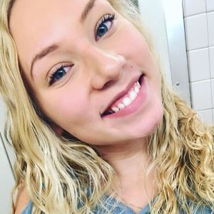 Meet your Posher, Elaina